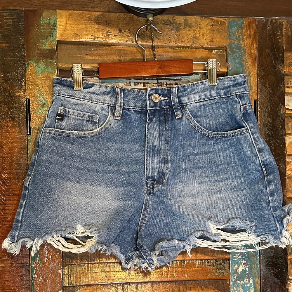 KanCan Estilo Distressed Jean Shorts frayed hem perfect summer shorts
